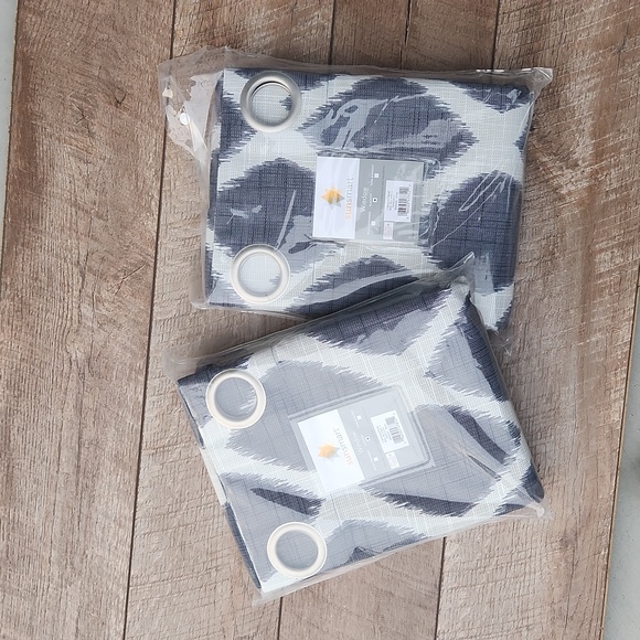 Sunsmart Blackout Window Panels (2) 50"W x 84"L - Picture 6 of 8